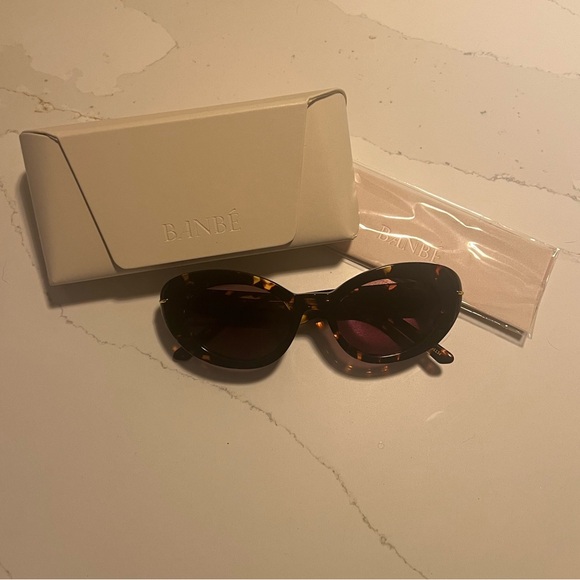 Banbè The Rocha Sunglasses - Picture 2 of 4